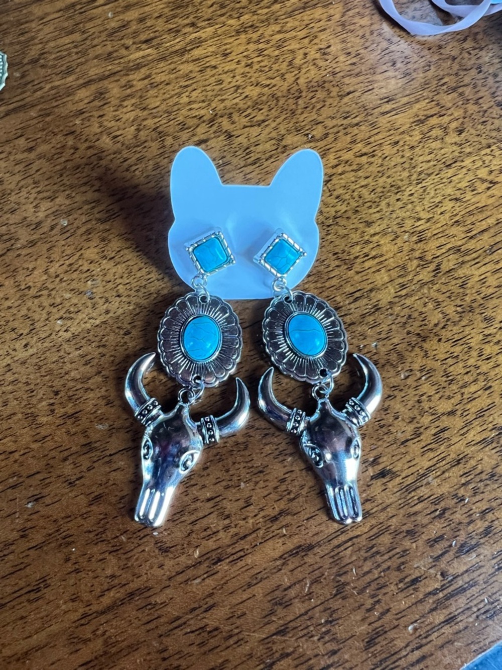 Choose One: $8 Fashion Earrings - Picture 7 of 16